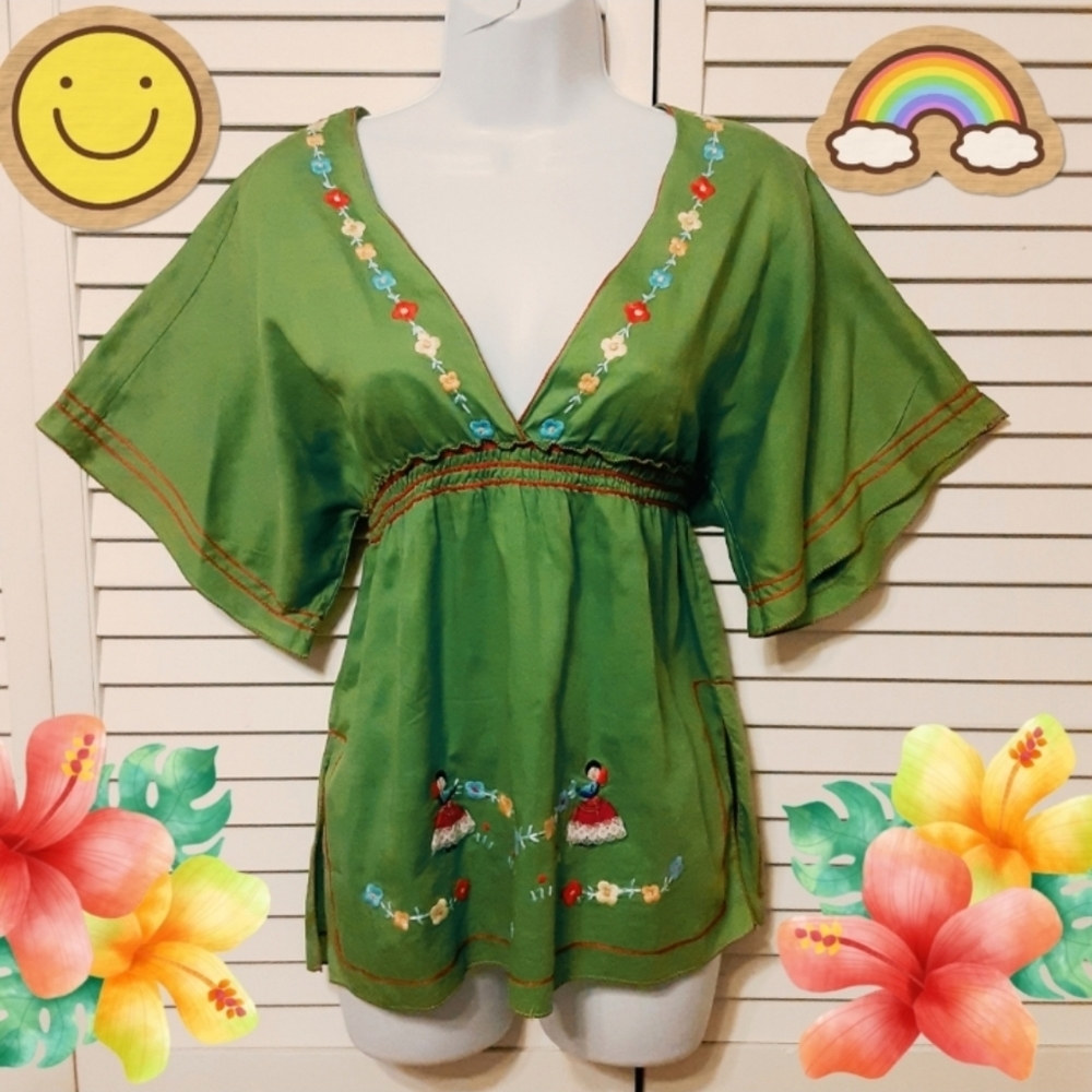 Embroidery Chelsa & Violet Plunge Neckline